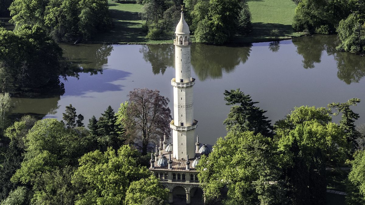 Země minaretů. Islámských inspirací v české architektuře je překvapivě dost